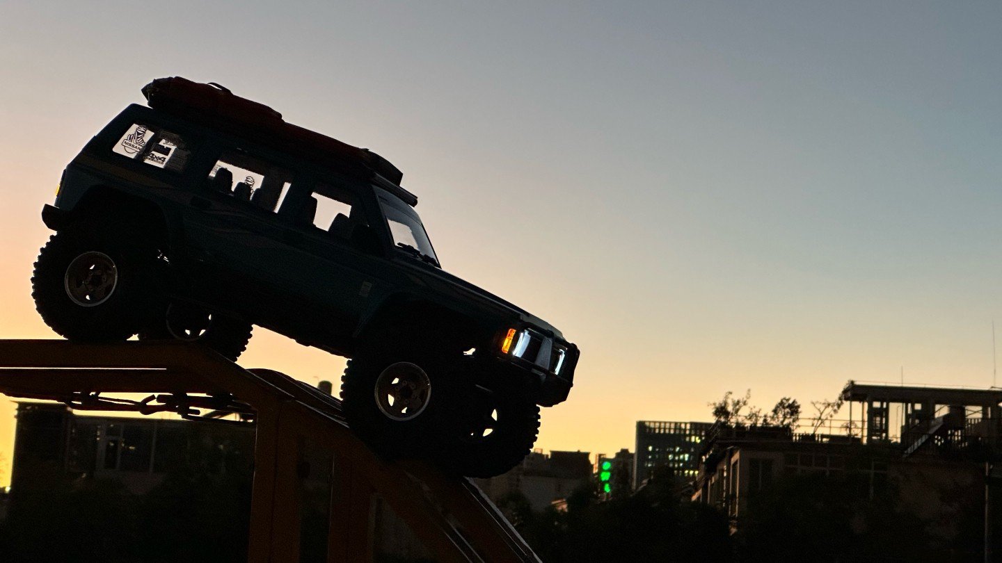 YIKONG YK4107 1/10 4WD RC Car Rock Crawler (NISSAN PATROL) Two Speed- Differential Locks- LCG Chassis -Tank Turn LED Lights Off-Road Climbing Truck - Image 18