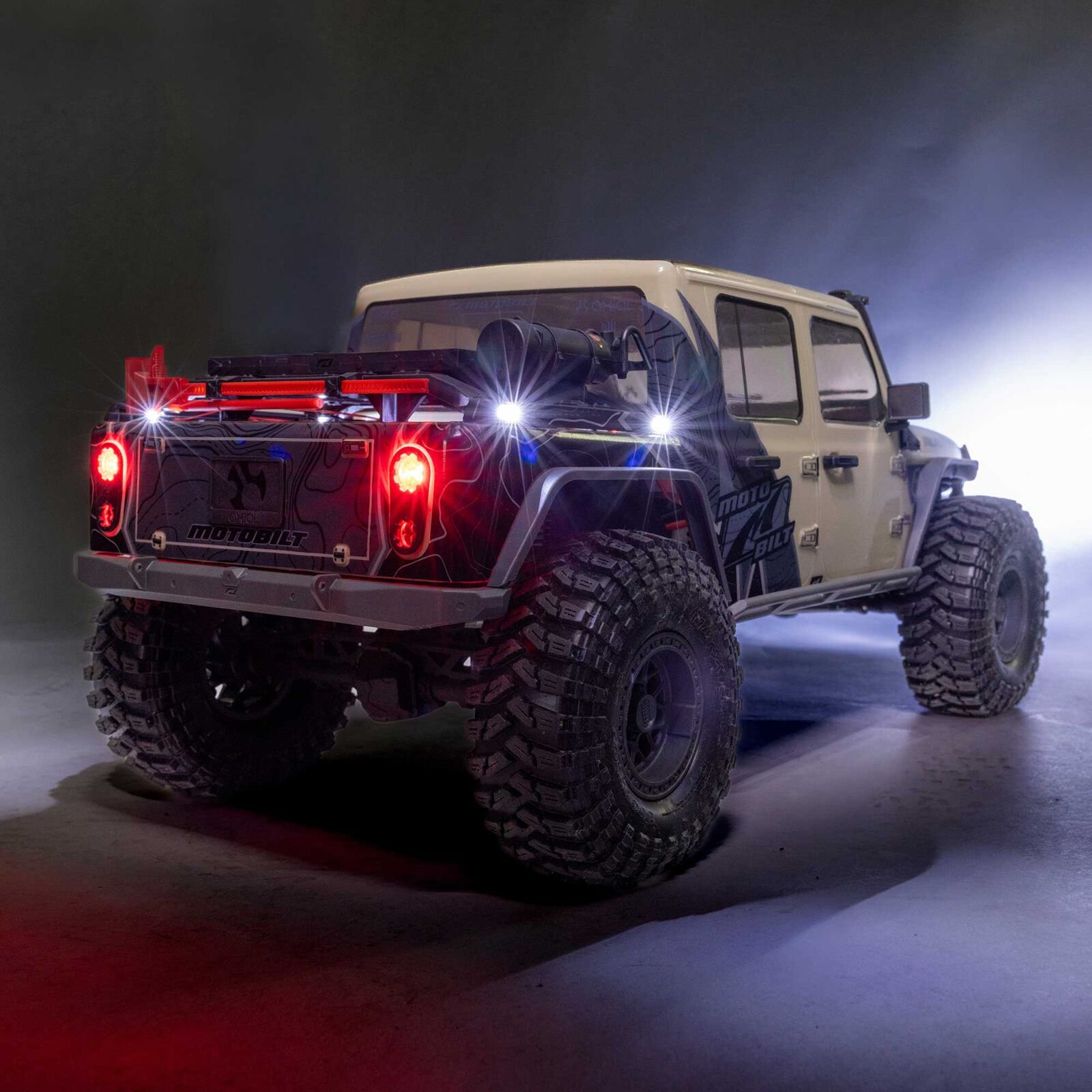 Axial 1/10 SCX10 III Motobilt Waypoint Jeep JT Gladiator 4X4 RTR Brushed Rock Crawler, Tan - Image 10